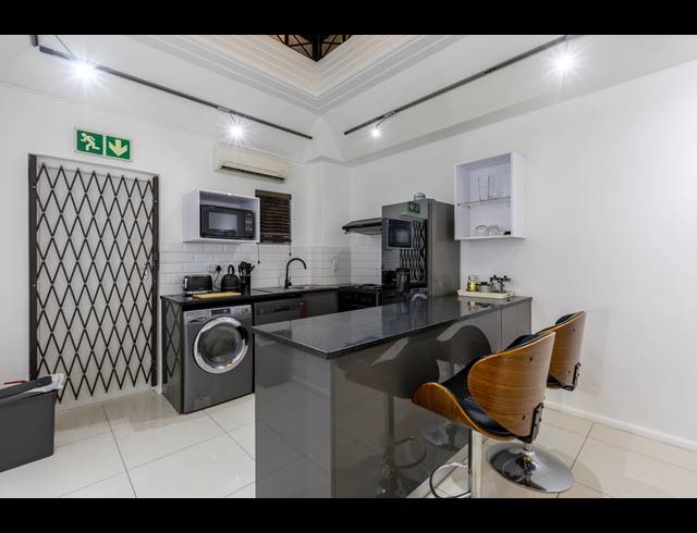 1 BEDROOM APARTMENT FOR SALE IN CAPE TOWN CITY CENTRE
